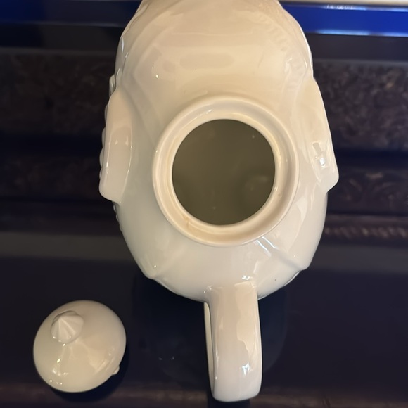 Cordon Bleu White Porcelain China Good Luck Elephant Teapot w/ Lid Emboss Detail - Picture 11 of 16